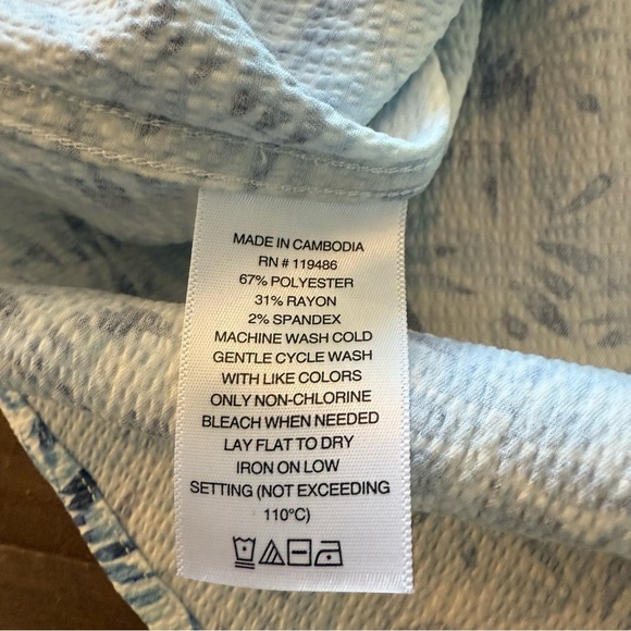 Men's Blue and White Patterned performance seersucker Shirt - Picture 5 of 5